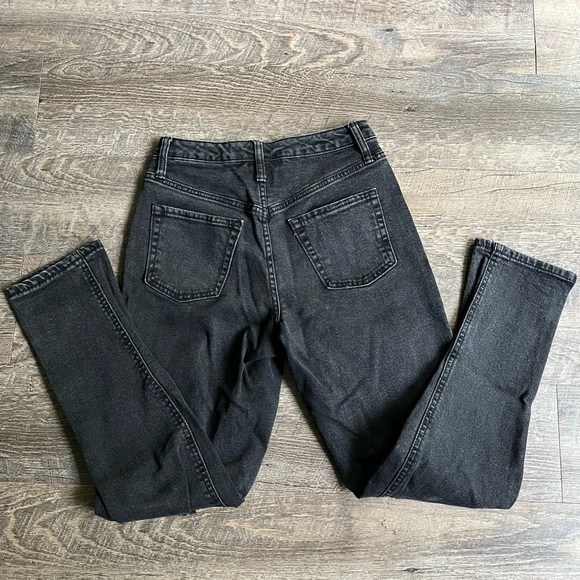 High Rise Mom Jeans - Picture 3 of 4